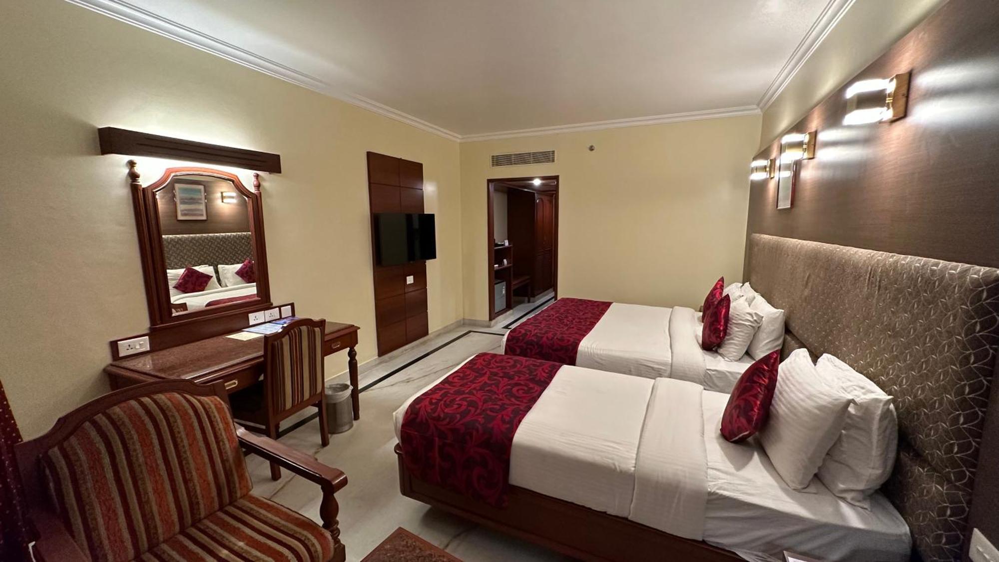 Hotel Annamalai International Puducherry Buitenkant foto