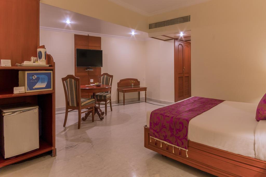 Hotel Annamalai International Puducherry Buitenkant foto